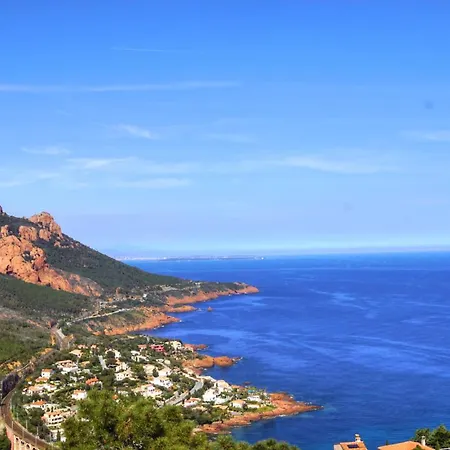 Vue A Pied * Saint-Raphael (Var)